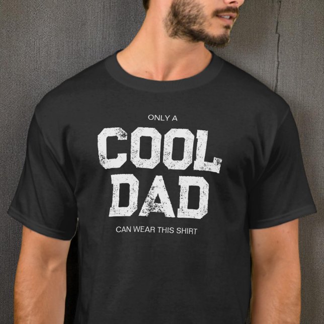 Camiseta Cita divertida tipografía en blanco y negro Guay D (Funny Quote Black and White Typography Cool Dad T-Shirt)