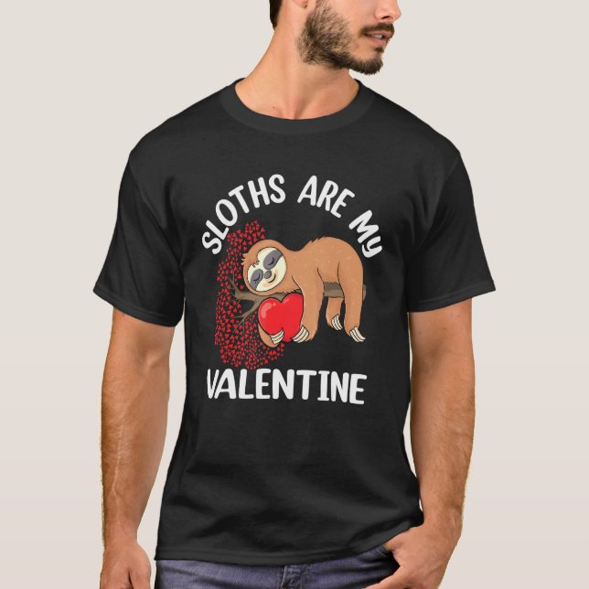 Camiseta Cita Lazy Sloth sosteniendo el corazón amor Sloth  (Anverso)