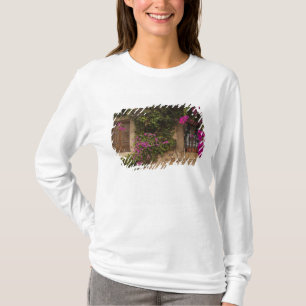 Camiseta Ciudad Monumental, edificios cubiertos de flores