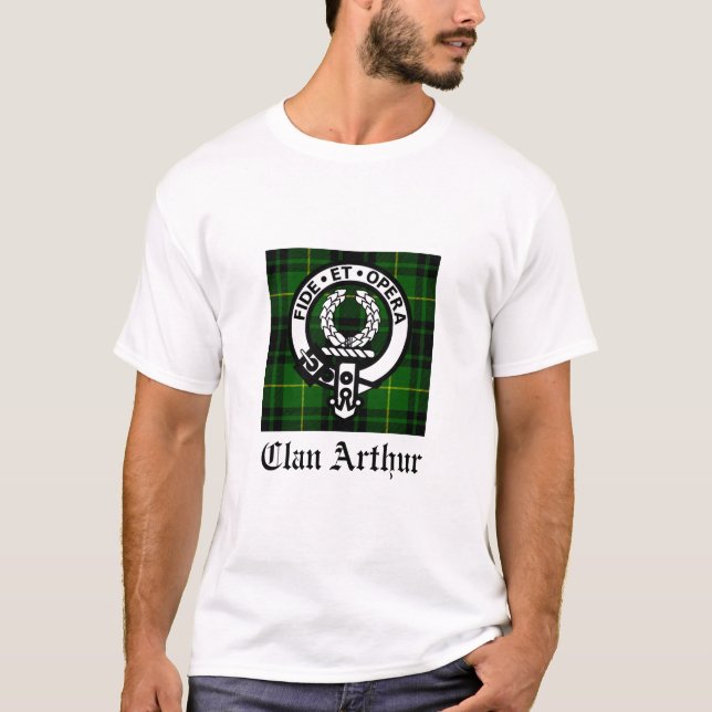 Camiseta Clan Arthur Escudo Badge & Tartán (Anverso)