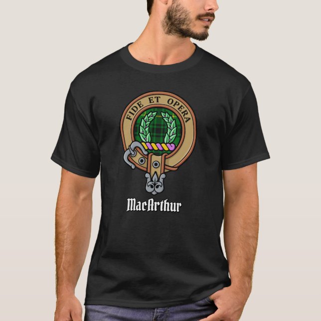 Camiseta Clan MacArthur Escudo sobre Tartán (Anverso)