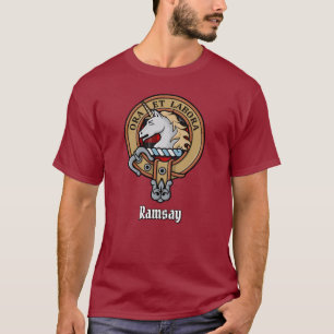 Camiseta Clan Ramsay Escudo sobre Tartán Rojo