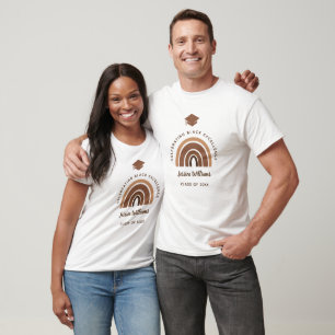 Camiseta Clase Año Grado Excelencia Negra Arcoiris Melanin