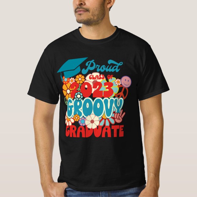 Camiseta Clase de 2023 Proud Graduate Retro Floral Groovy (Anverso)