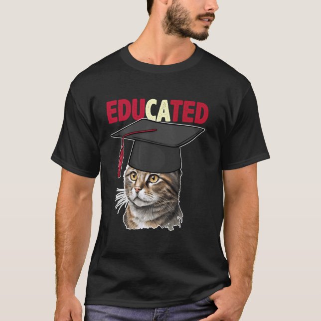 Camiseta Clase Divertida Educada De 2025 Gato Con C Gorro D (Anverso)