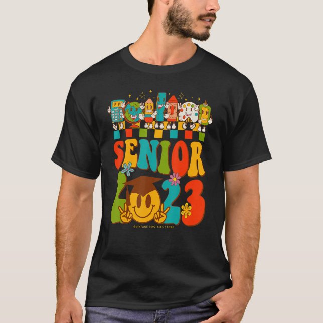 Camiseta Clase Groovy Retro Senior 2023 De Graduación 2023 (Anverso)