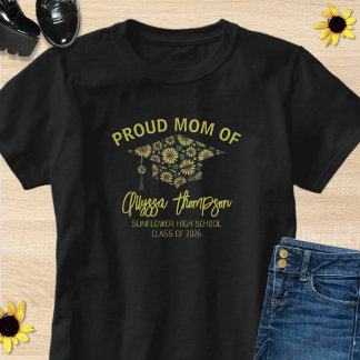 Camiseta Clase orgullosa de mamá de 2026 Graduada negra y a