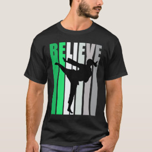 Camiseta Clásico Verde Cree Motivando Chicas Karate Retro
