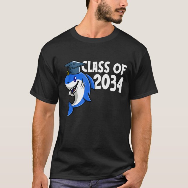 Camiseta Class Of 2034 Shark Graduate Pre K Kindergarten Pr (Anverso)