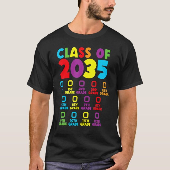 Camiseta Class Of 2035 Grow With Me Checklist Kindergarten  (Anverso)