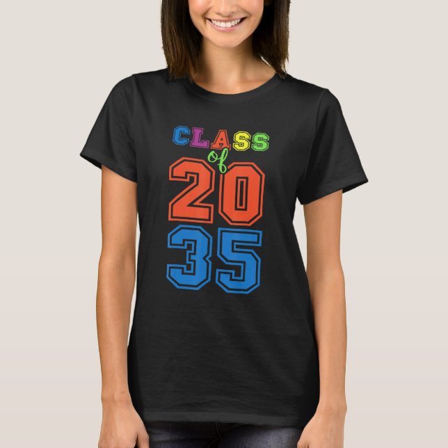 Camiseta Class Of 2035 Grow With Me Graduation First Day Of (Anverso)
