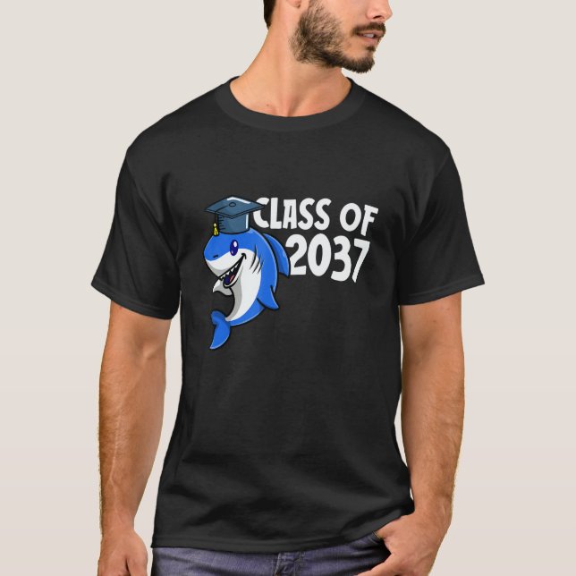 Camiseta Class Of 2037 Shark Graduate Pre K Kindergarten Pr (Anverso)