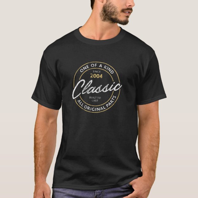 Camiseta Classic Made In 2004 Edición Limitada Nacimiento V (Anverso)