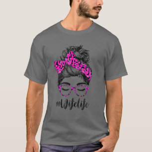 Camiseta Classy Wife Life Messy Bun Pink Leopard Print Moth