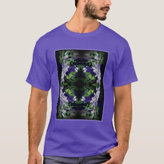 Camiseta Clematis Púrpura Sobre La Reja En Resumen A La Luz
