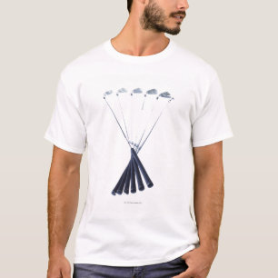 Camiseta Clubs de golf en el fondo blanco