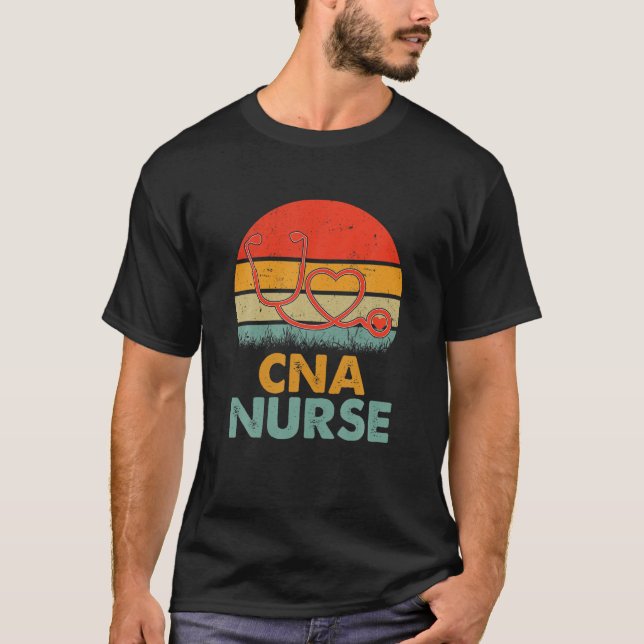 Camiseta CNA Enfermera Retro Amor Corazón Estetioscopio RN  (Anverso)