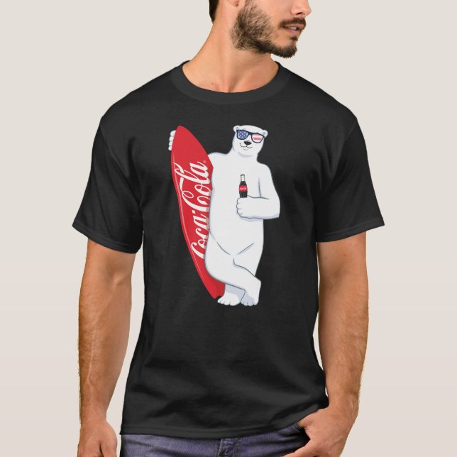 Camiseta Coca-Cola American Flag Polar Bear Surfer (Anverso)
