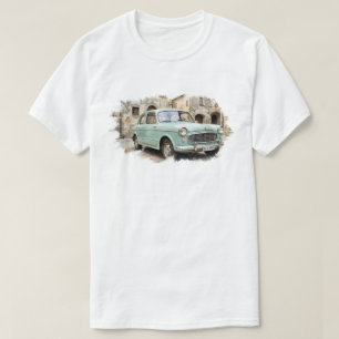 Camiseta Coche Antiguo en Entorno Rústico