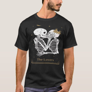 Camiseta Coche de Tarot Gótico Oculto Besando Esqueleto Vin