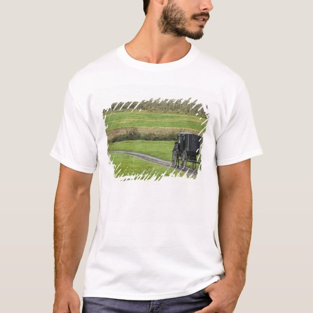 Camiseta Cochecillo de Amish en el carril de la granja, (Anverso)