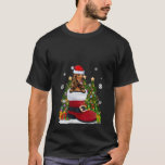 Camiseta Cocker Spaniel en el zapato Santa Hat Ugly Christm<br><div class="desc">Cocker Spaniel en el zapato Santa Hat Navidades feos suéter V Cuello</div>