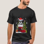 Camiseta Cocker Spaniel en el zapato Santa Hat Ugly Christm<br><div class="desc">Cocker Spaniel en el zapato Santa Hat Navidades feos suéter V Cuello</div>