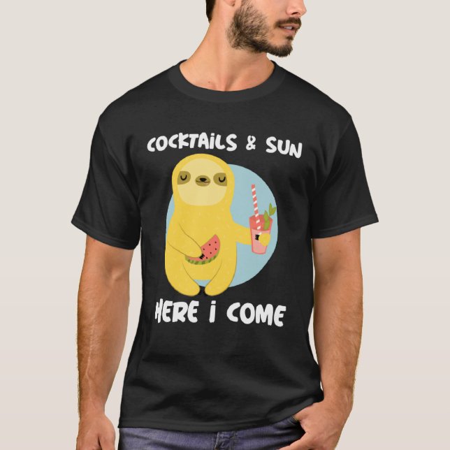 Camiseta Cocktails and Sun Here I Come Sloth Summer Vacatio (Anverso)