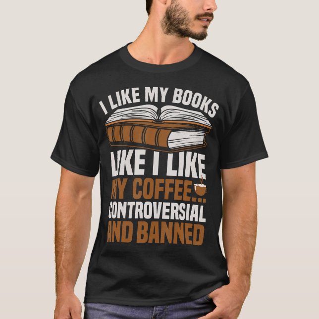 Camiseta Coffee And Banned Books Lover (Anverso)