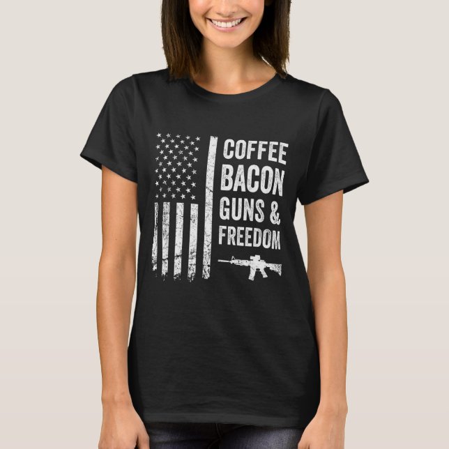 Camiseta Coffee Bacon Guns &amp; Dom - Bbq Grill Funny Gun  (Anverso)