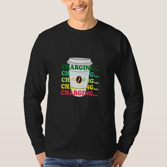Camiseta Coffee Caffeine Charger Letra gráfica casual tee (Anverso)