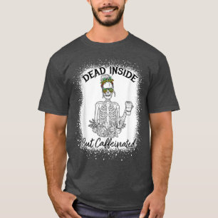 Camiseta Coffee Drinking Skeleton Funny Halloween  Caffeina