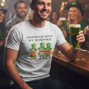 Camiseta Colgando con mi divertida fiesta de San Patricio