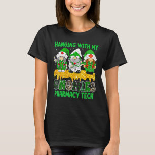Camiseta Colgando Con Mi Escuadrón de Técnicos de Farmacia 