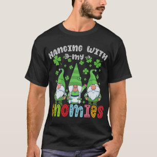 Camiseta Colgando Con Mi Gnomies Santa Gnomes Nieve Ligera