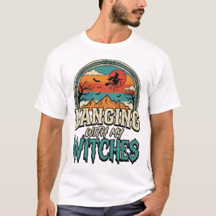 Camiseta Colgando Con Mis Brujas Vintage Halloween