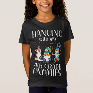 Camiseta Colgando con mis gnomías de cuarto grado - Cristo 