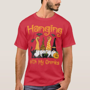 Camiseta Colgando con mis gnomies divertida Gnome Halloween