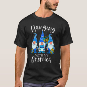Camiseta Colgando Con Mis Gnomies Hanukkah Judíos Gnomes Ch
