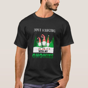 Camiseta Colgando Con Mis Gnomos Navidad Santa Gnomos Navid