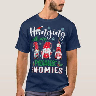 Camiseta Colgando Con Mis Navidades De Enfermería De Gnomie