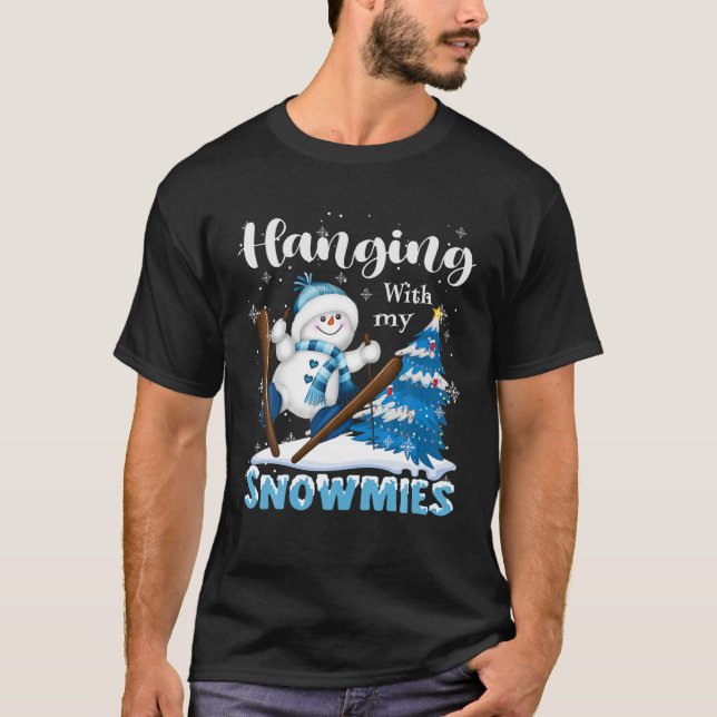 Camiseta Colgando Con Mis Navidades Snowmies Snowman (Anverso)