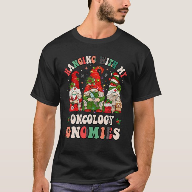 Camiseta Colgando Con Mis Oncologías Navidades RN Onco (Anverso)