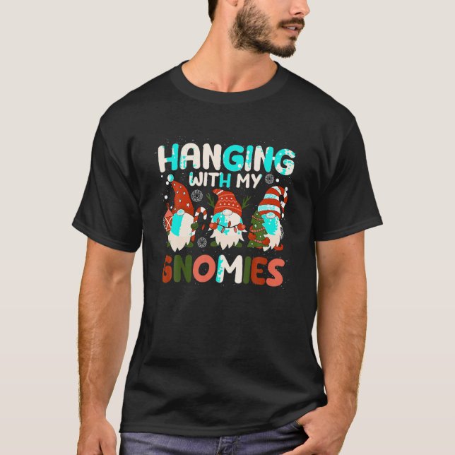 Camiseta Colgar con mis cómicos Navidades Gnome Fami (Anverso)
