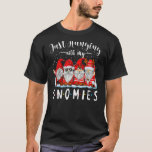 Camiseta Colgar con mis gnomos Nórdicos Santa Gnome Christm<br><div class="desc">Colgando con mis gnomos Navidades nórdicos de Santa Gnome Pajamas</div>