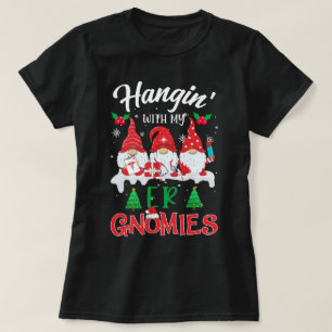 Camiseta Colgar con mis Navidades de enfermería de Gnomies