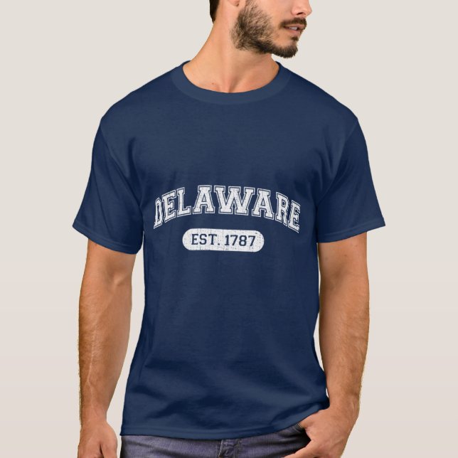 Camiseta CollegeStyle Delaware 1797 Distressed University F (Anverso)