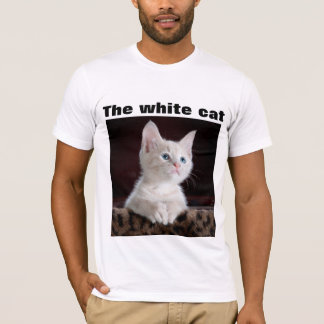 Camiseta color blanco con un diseño distintivo