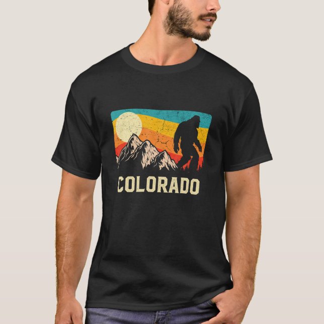 Camiseta Colorado Bigfoot Sasquatch Mountains Retro Senderi (Anverso)