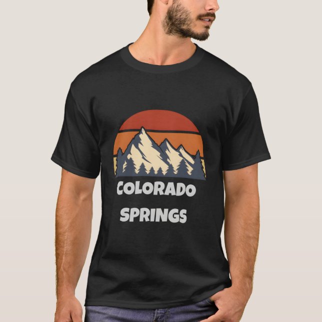 Camiseta Colorado Springs Mountains Sun Retro Souvenir Men (Anverso)